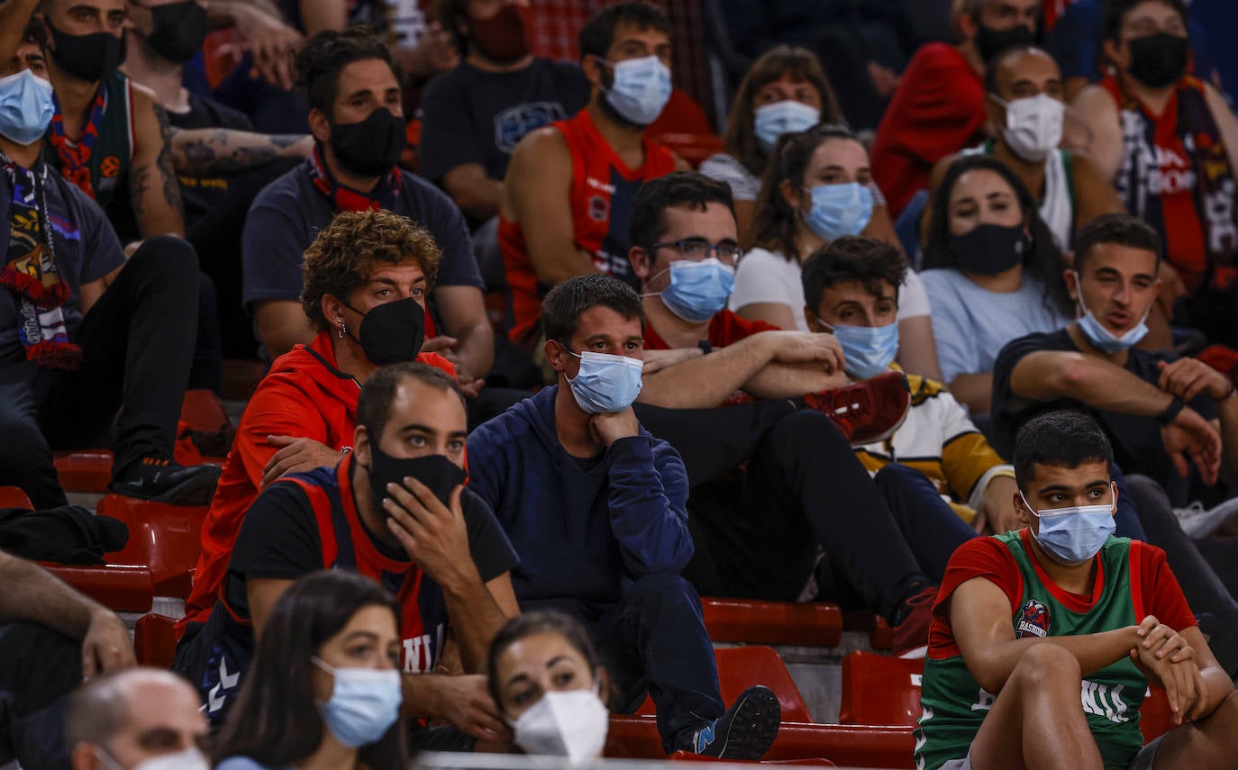 Fotos: Así ha sido el esperado regreso de la afición al Buesa Arena