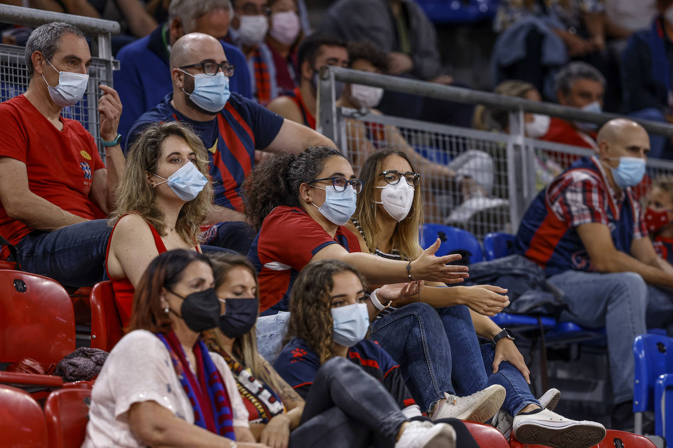 Fotos: Así ha sido el esperado regreso de la afición al Buesa Arena