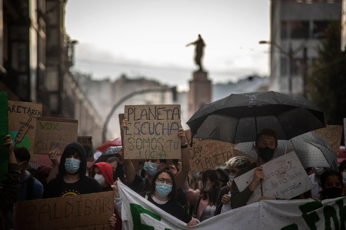 Fotos: Imágenes de la manifestación en Bilbao que busca combatir el cambio climático
