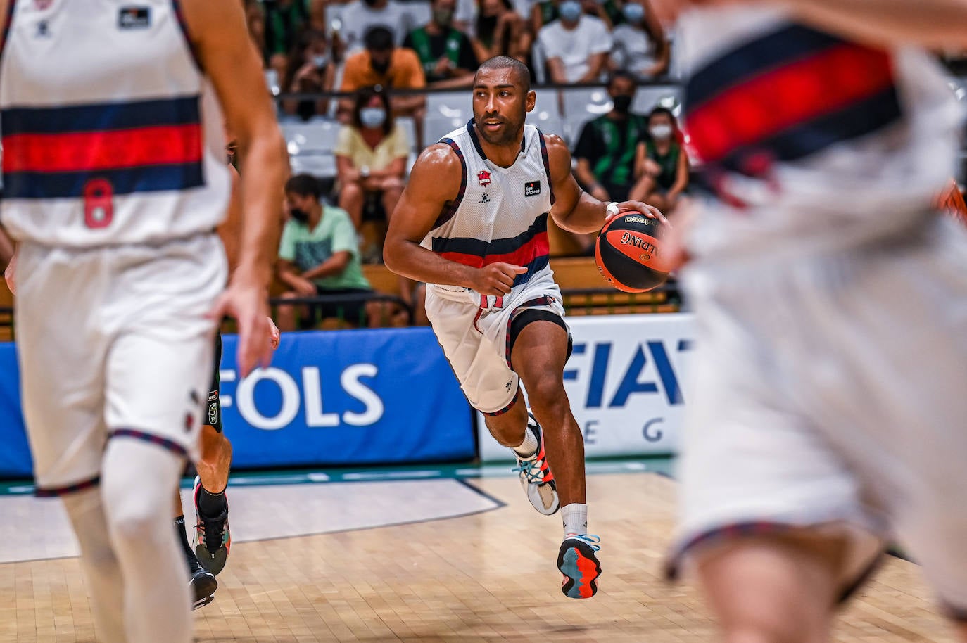 Fotos: Las mejores imágenes del Joventut-Baskonia