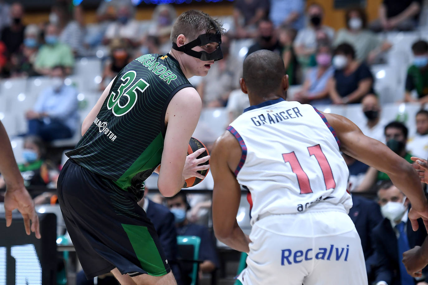 Fotos: Las mejores imágenes del Joventut-Baskonia