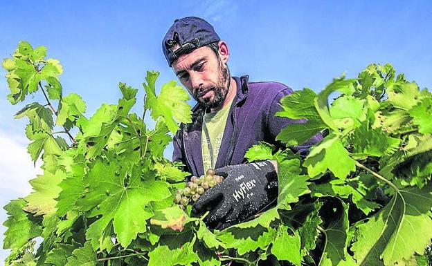 López, uno de los más jóvenes, sueña con poder comprar una casa. 