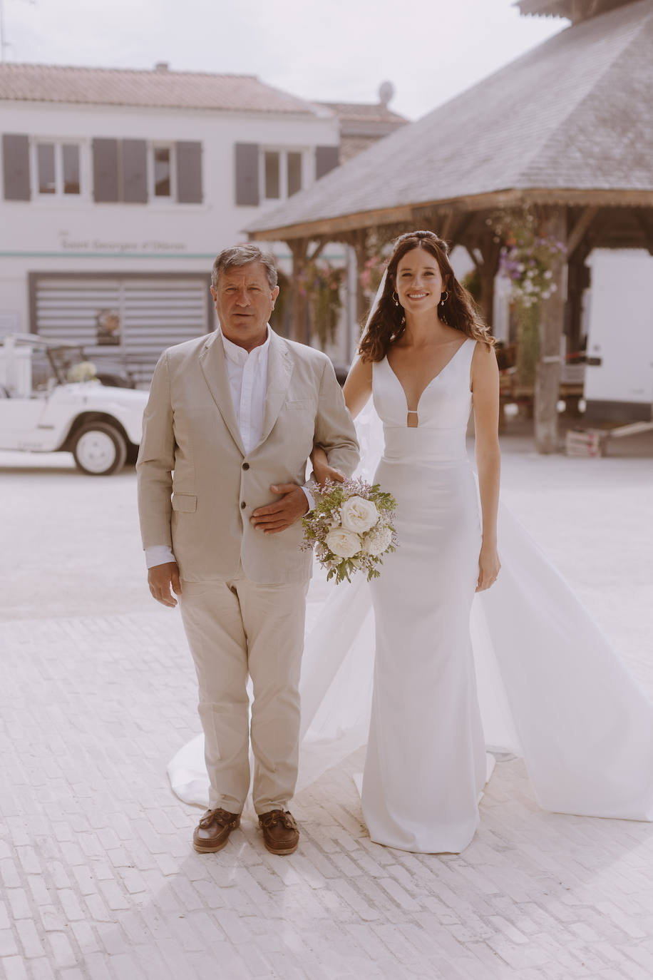 Fotos: La boda de ensueño en una isla francesa de Alazne, la modelo bilbaína del vestido sirena