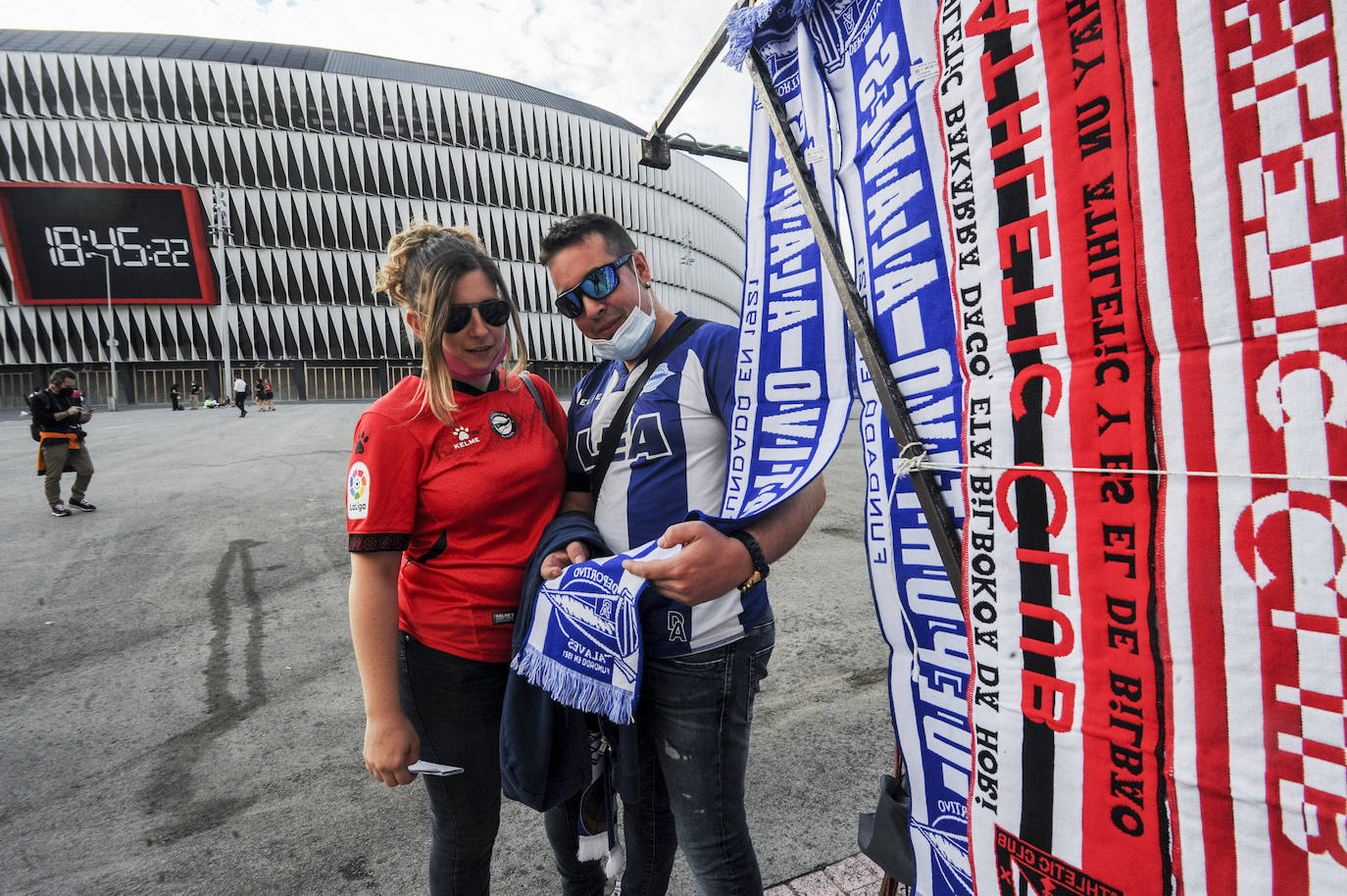 Fotos: Ambiente albiazul en San Mamés