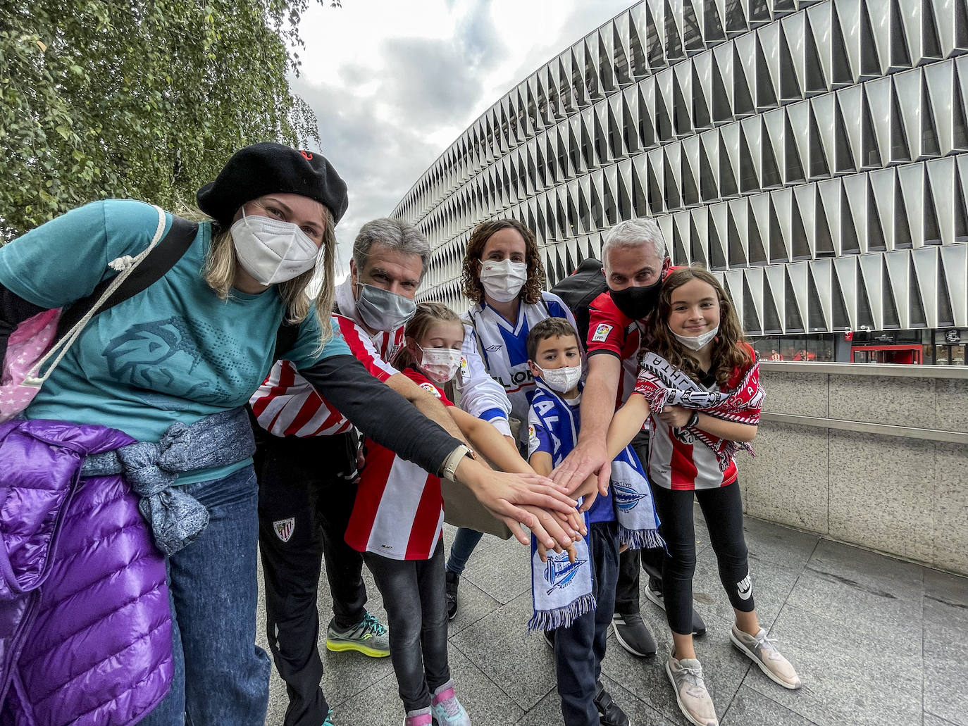 Fotos: Ambiente albiazul en San Mamés