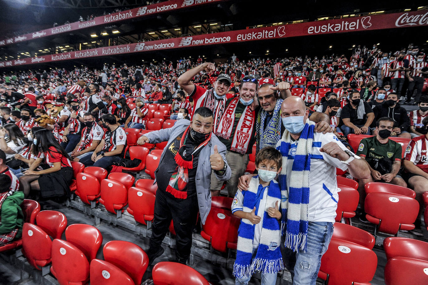 Fotos: Ambiente albiazul en San Mamés