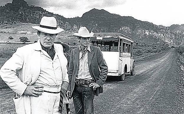 Albert Finney y Anthony Andrews en 'Bajo el volcán' (1984). 