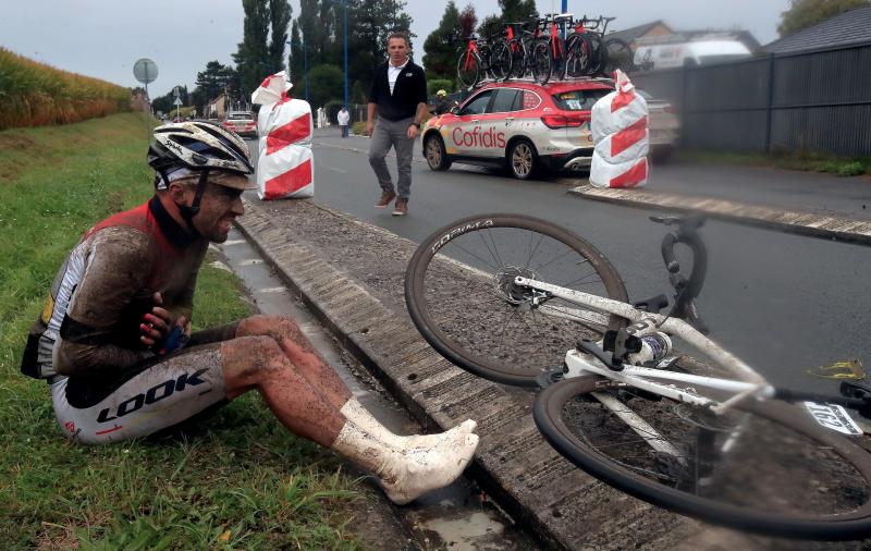 Fotos: Frío, lluvia y barro para la Roubaix más épica