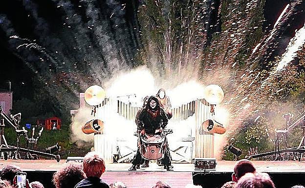 Imagen principal - Espectáculo de calle 'Symfeuny'. Espectáculo de calle 'psike'. Infantil y familiar 'uniko'