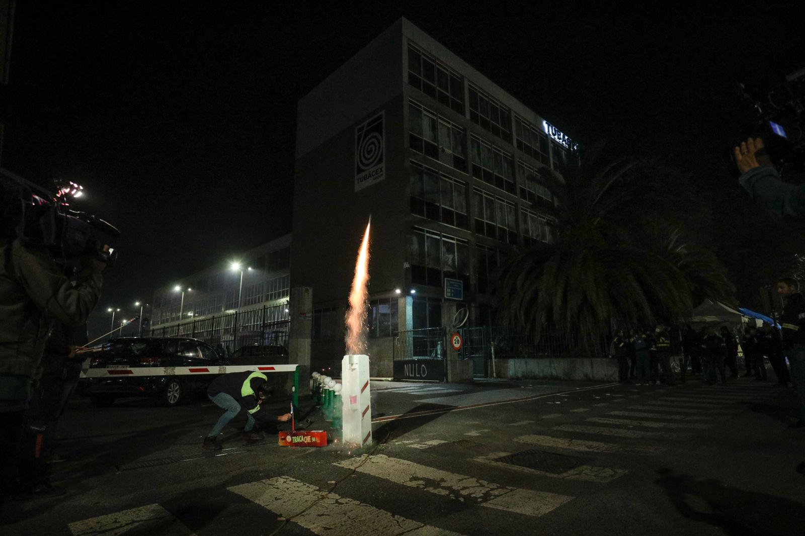 Fotos: Así han vuelto los trabajadores tras 236 días de huelga