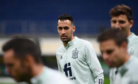 Sergio Busquets, durante el entrenamiento de La Roja en San Siro. 