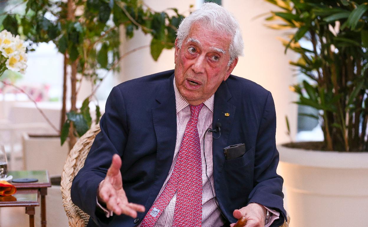 Mario Vargas Llosa. 