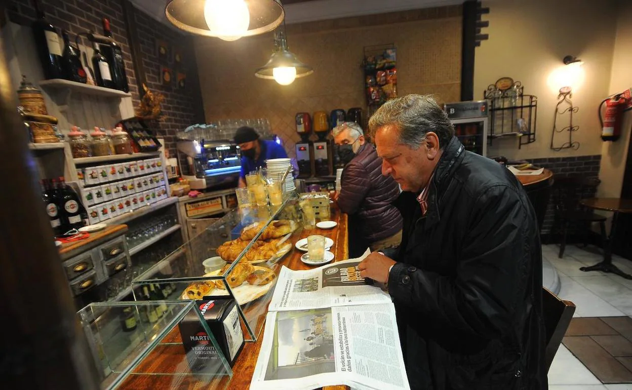 Los primeros cafés en barra: «Sabe hasta más rico» | El Correo