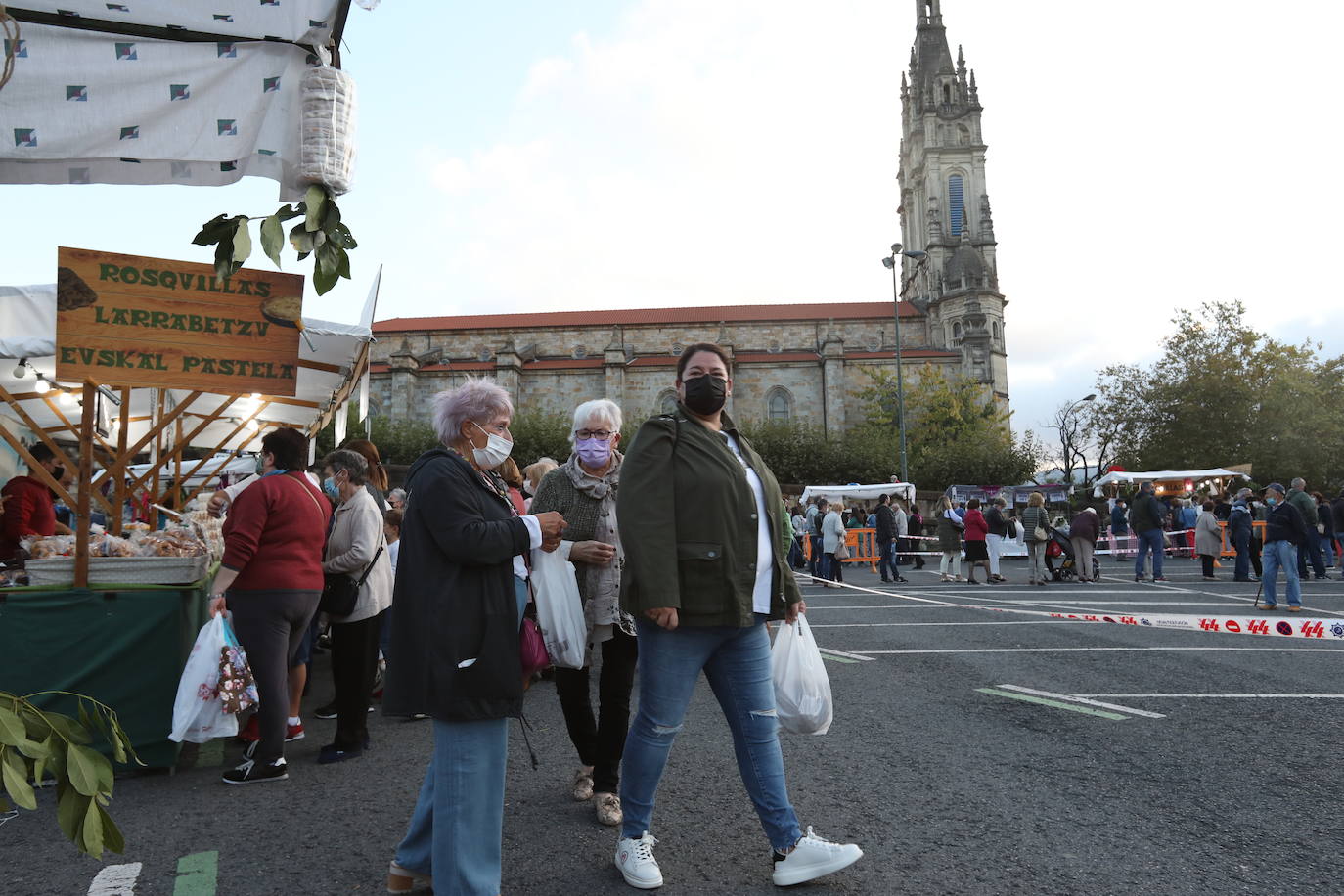 Fotos: Miles de personas acuden a la romería de la Amatxu