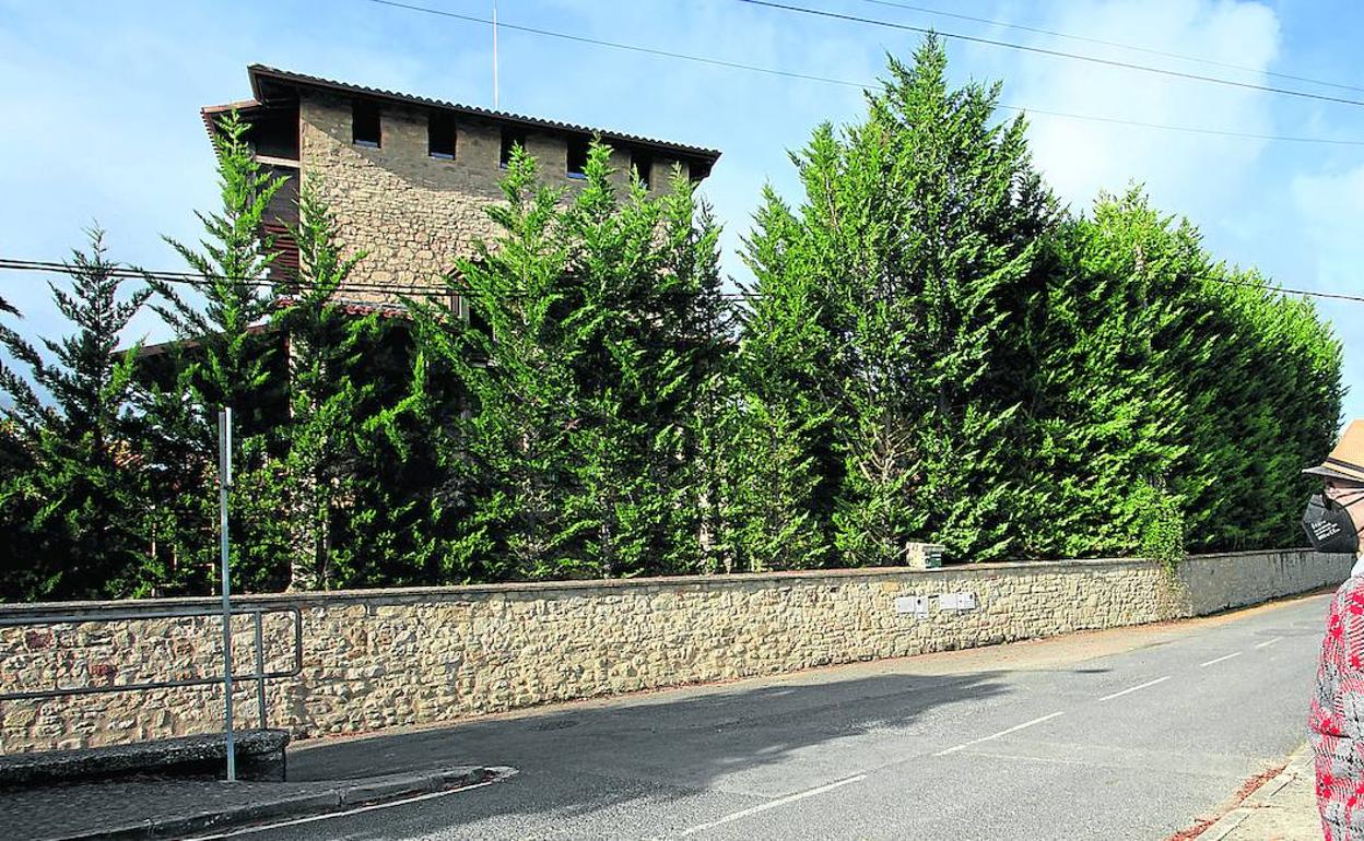 EH Bildu pide explicaciones a la diputada de Cultura por la obra de la torre de Espejo