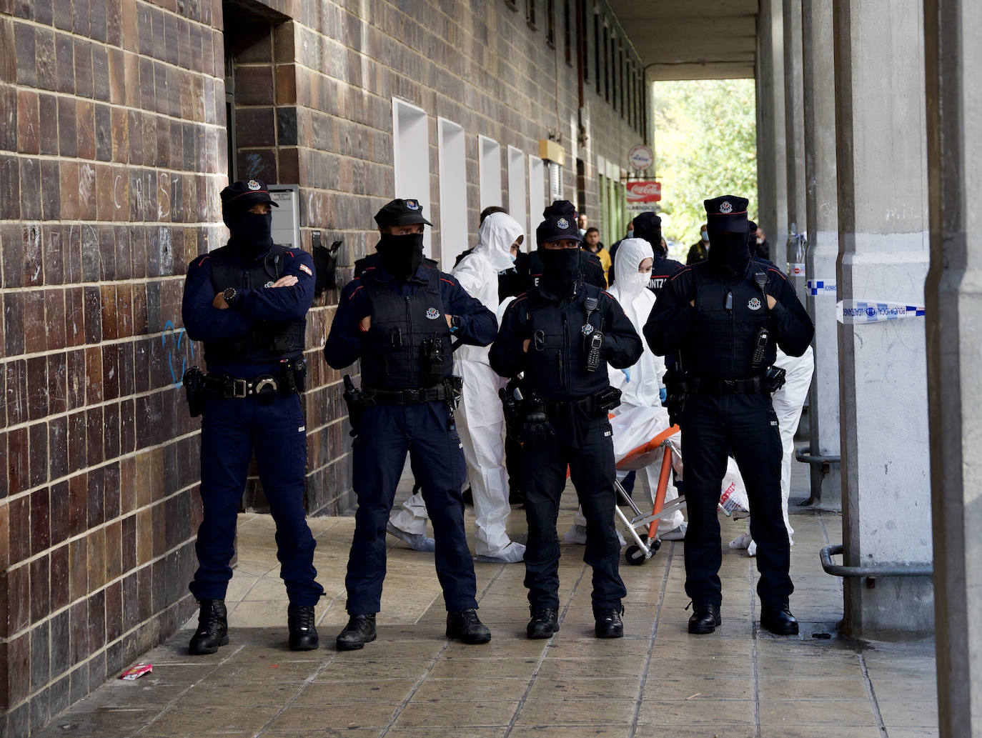 Fotos: Mata a su mujer a cuchilladas delante de sus hijos en Sansomendi