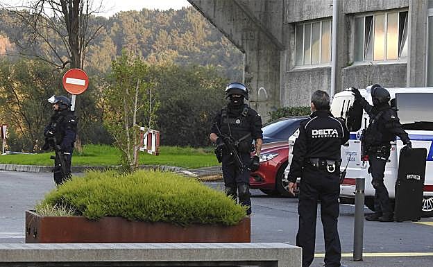 Un estudiante con un buen expediente que tenía su nombre «grabado en la escopeta»