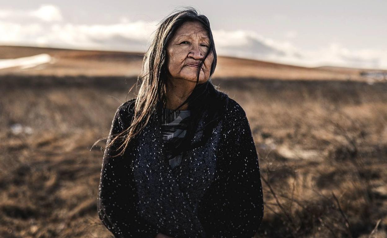 Shirley Red Star, mujer lakota y uno de los retratos de la exposición 'Luminiscentes' que sirve de póster del festival.