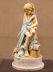 Imagen secundaria 2 - Arriba, detalle del tímpano 'Jesús predicando en la barca' (Iglesia de Mar de Plata, Argentina). Debajo, 'Autorretrato', ya moduro con su barba y bigote característicos; y ''Euzkadi', obra presentada a la Exposición Internacional de Barcelona de 1907.