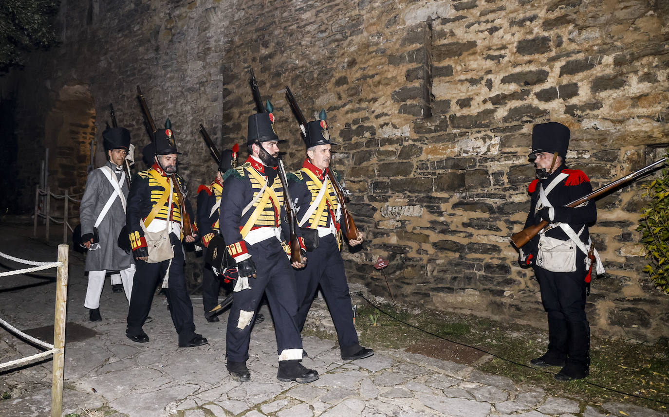 La representación de la quema del convento de Santa Catalina se realizó al caer la noche.