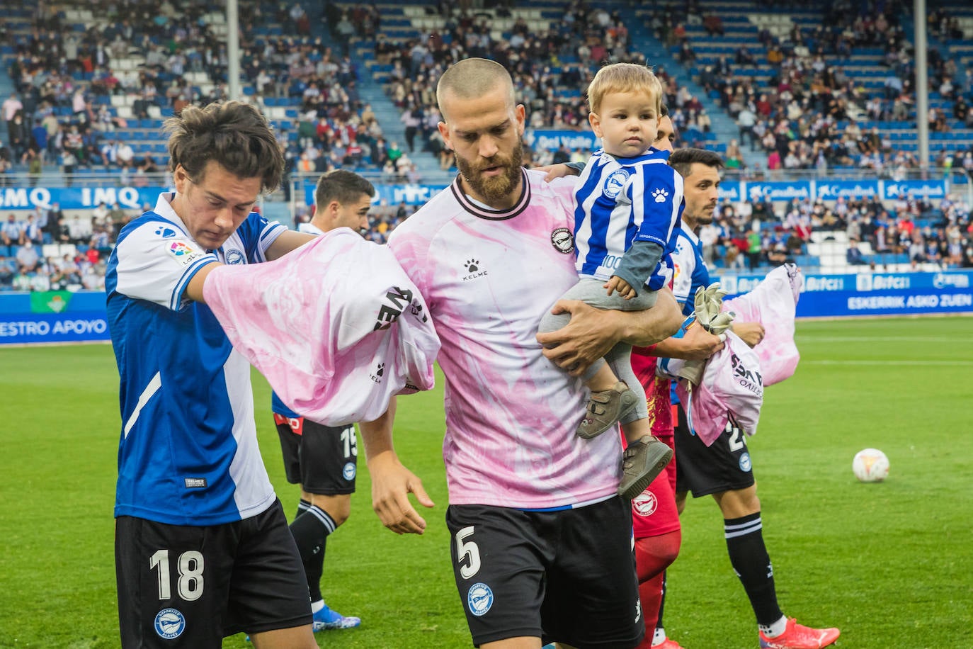 Fotos: Las mejores imágenes del Alavés - Betis