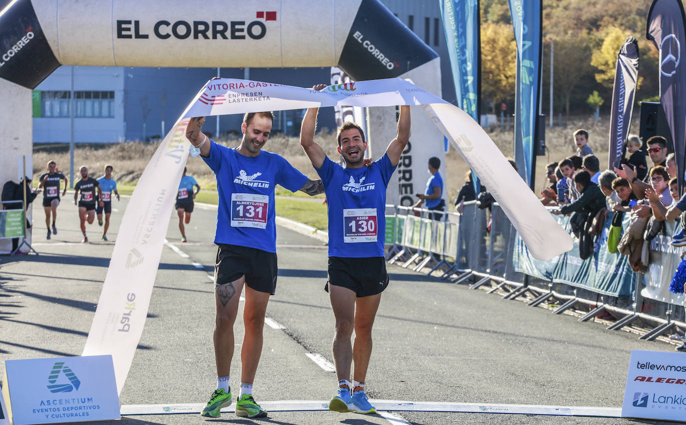 Fotos: Osakidetza gana en número la Carrera de Empresas