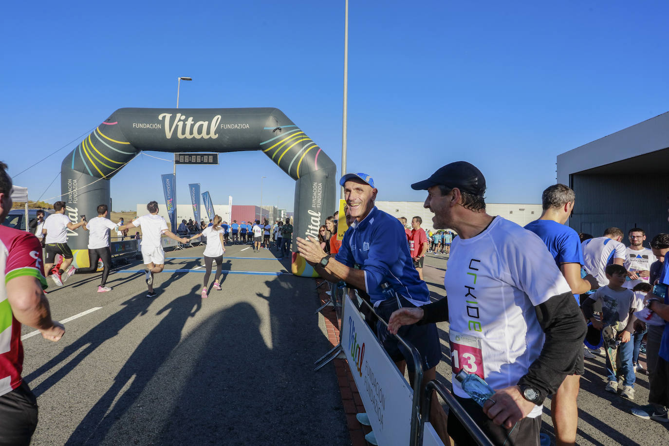 Fotos: Osakidetza gana en número la Carrera de Empresas