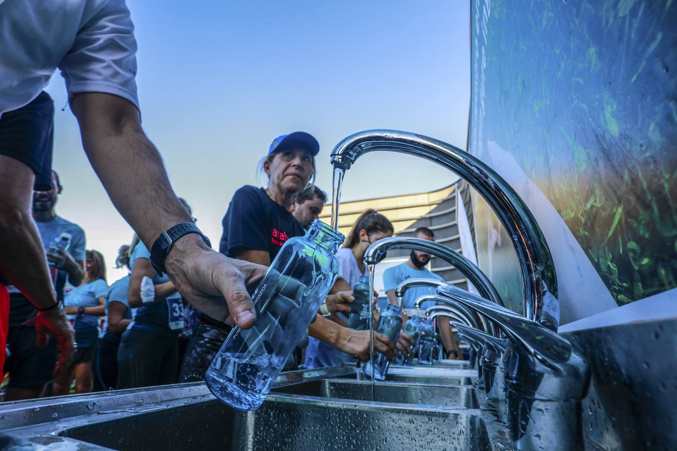 Fotos: Osakidetza gana en número la Carrera de Empresas