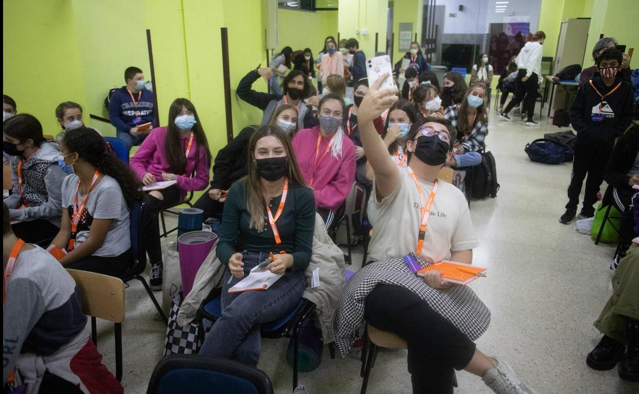 Adolescentes vizcaínos buscan respuestas como si fuesen ingenieros