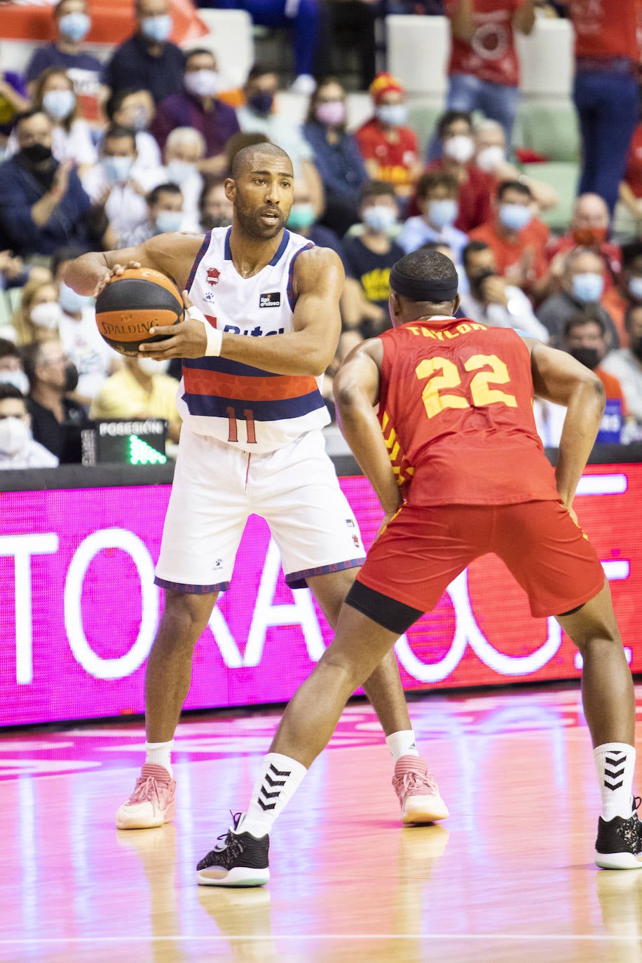 Fotos: Las mejores imágenes del UCAM Murcia - Baskonia