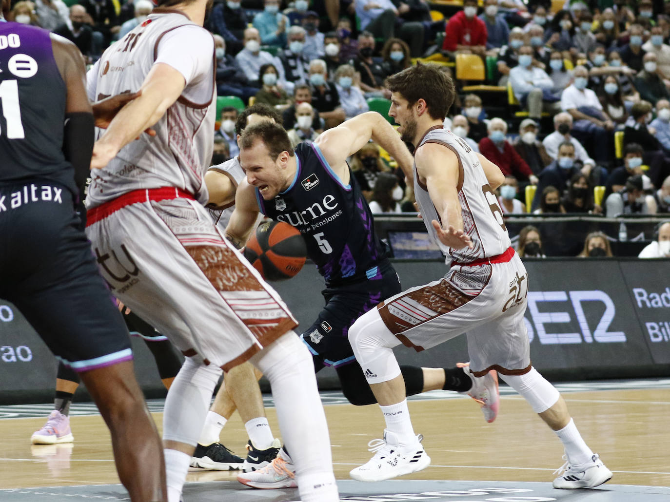 Fotos: El Bilbao Basket consigue su segunda victoria consecutiva ante el San Pablo Burgos