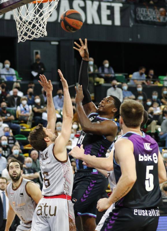 Fotos: El Bilbao Basket consigue su segunda victoria consecutiva ante el San Pablo Burgos