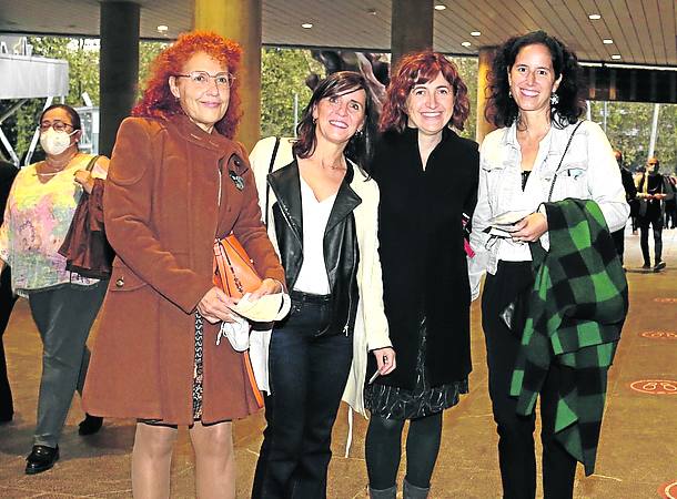 Izaskun Renobales, Nerea Santa Coloma, Iratxe Martínez y Naiara Sáez. 