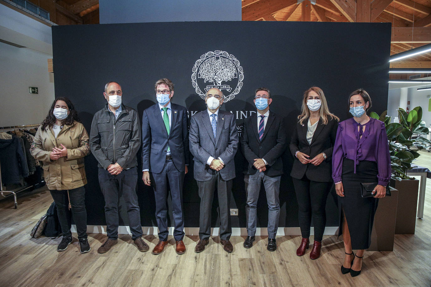 Fotos: Euskaltzaindiak Gasteizko &#039;etxe&#039; berria estreinatu du