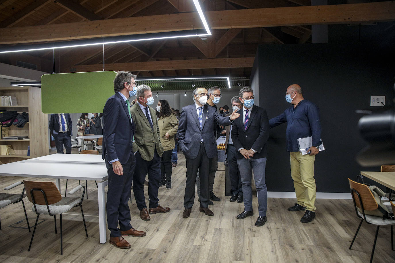 Fotos: Euskaltzaindiak Gasteizko &#039;etxe&#039; berria estreinatu du