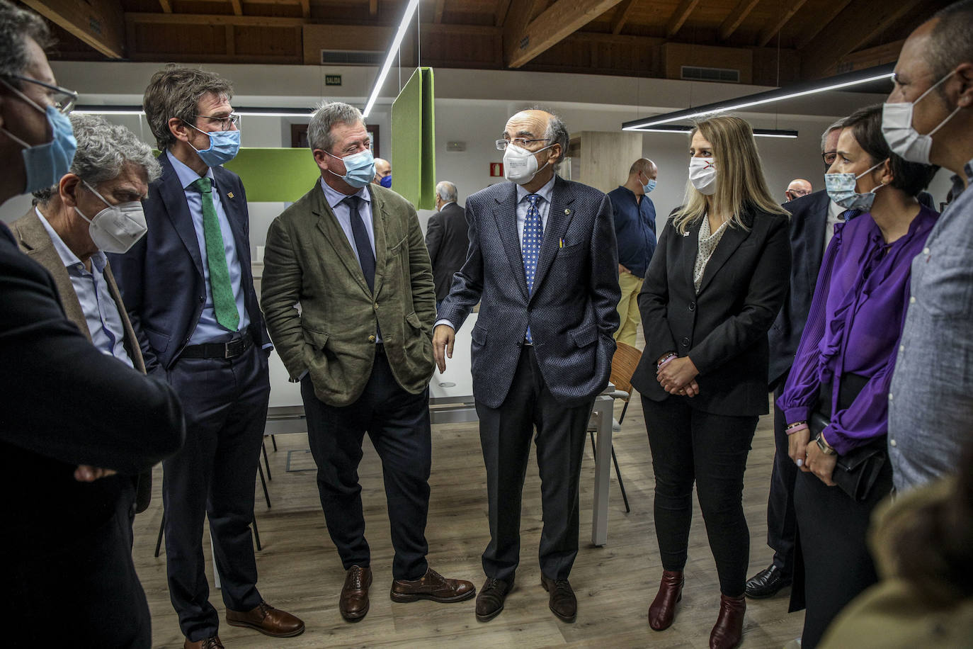 Fotos: Euskaltzaindiak Gasteizko &#039;etxe&#039; berria estreinatu du