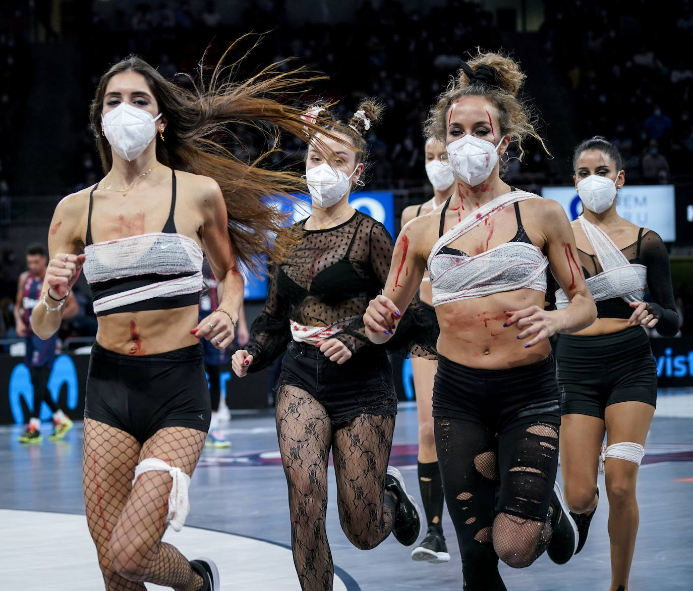 Fotos: Un Buesa disfrazado para asustar al Madrid