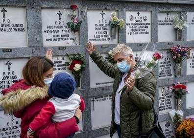 Imagen secundaria 1 - «Dolía no poder venir, lo llevábamos mal»