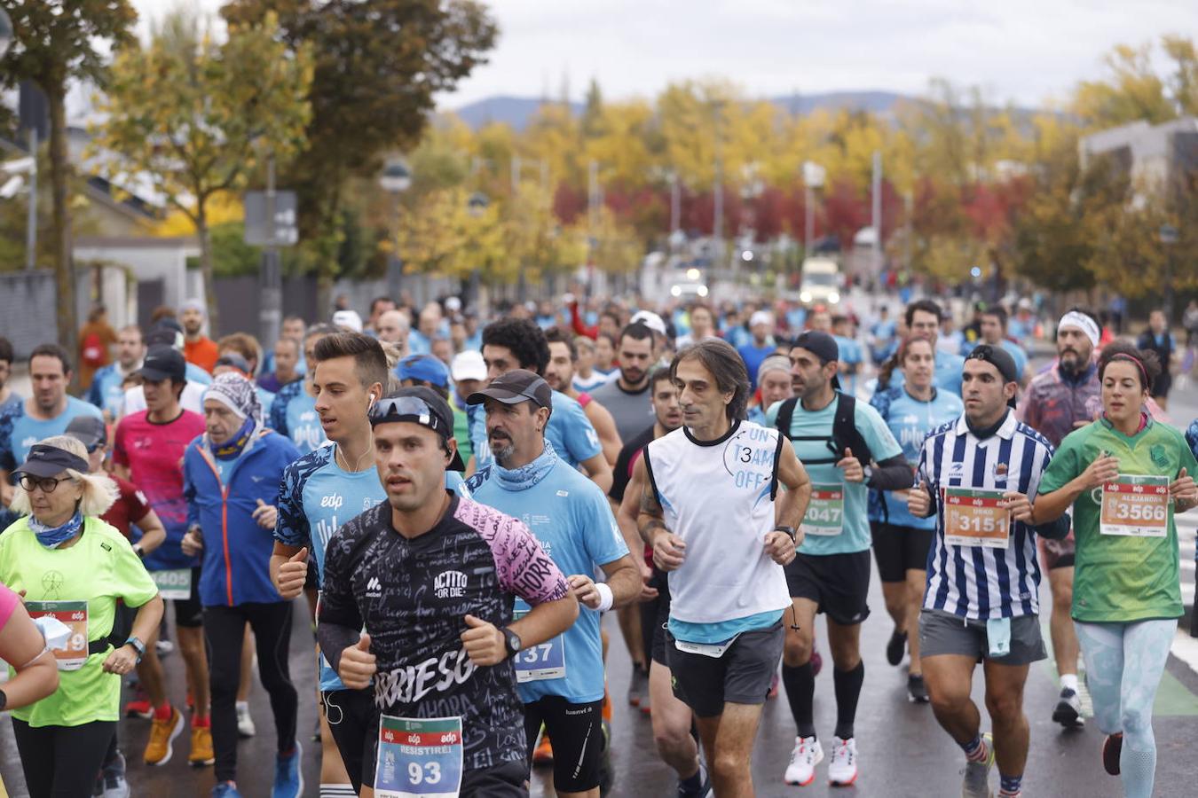 Fotos: 2.500 corredores inundan Vitoria en el Maratón Fiz