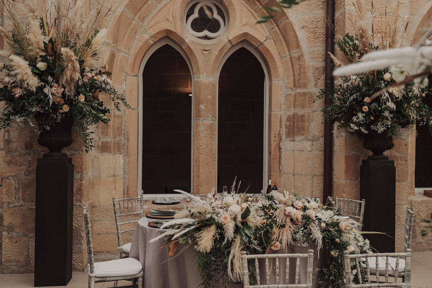 Fotos: Jone, la novia bilbaína del vestido desmontable y su boda soñada en Burgos