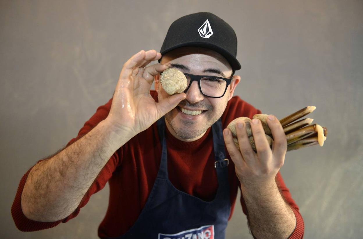 Restaurante Monocromo (Bilbao): Lázaro Carrasco, el niño que aprendió a ser cocinero con Arguiñano y ahora triunfa en el Ensanche