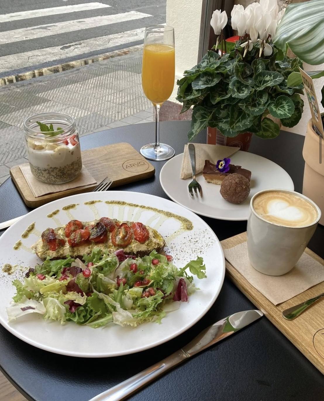 Fotos: ¿Café y plantas? Una pareja de viajeros abre en Bilbao este novedoso local