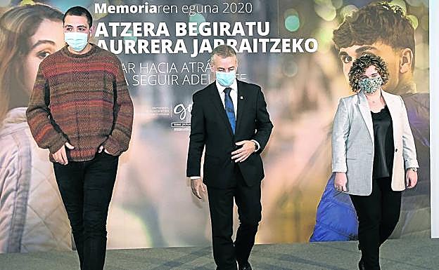 La división vuelve a marcar el Día de la Memoria diez años después del fin del terrorismo
