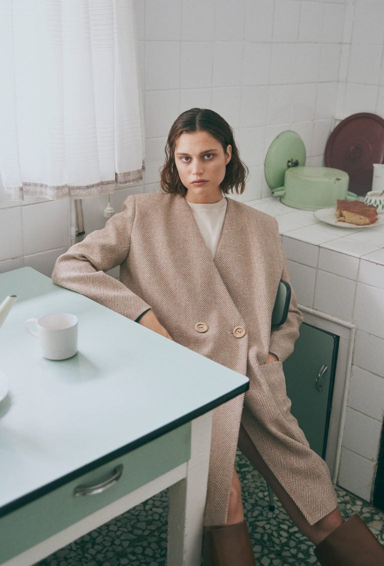 Fotos: Los abrigos de una diseñadora vasca dan una nueva vida a la lana latxa