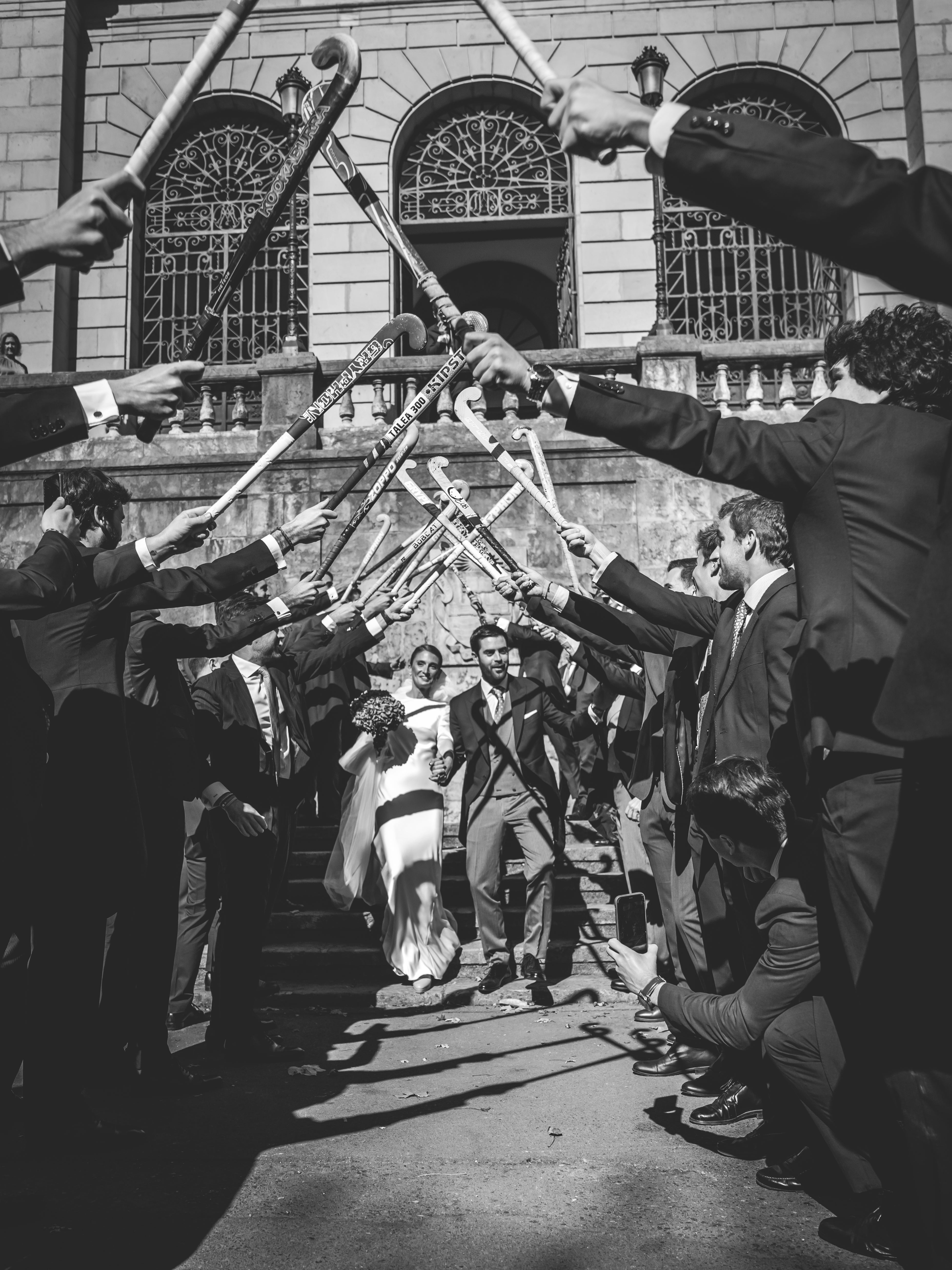 Fotos: Virginia, la novia bilbaína del &#039;vestido-flor&#039; y su boda en la universidad de Deusto