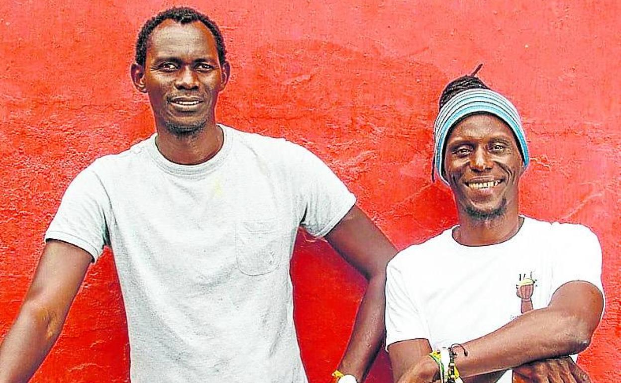 Khaly Thioune y Malle Sarr, miembros de 'Los hermanos Thiounex'.