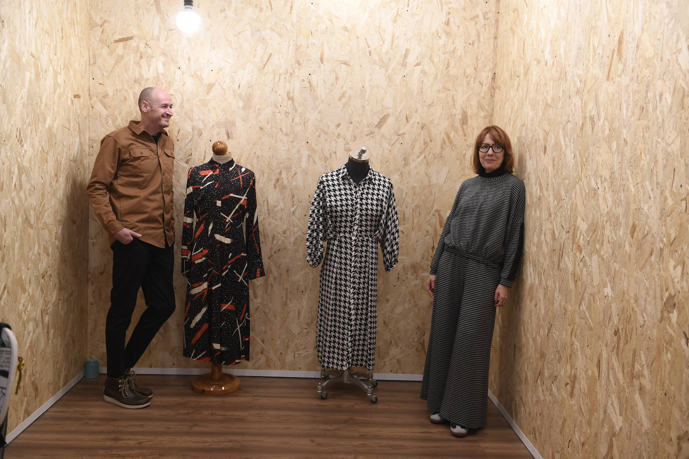 Fotos: Ni flecos, ni volantes: Así es la tienda de estos dos amigos en Bilbao La Vieja