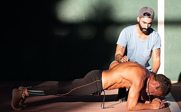 Gimnasios en Bilbao: Sigue esta rutina para definir en tiempo récord tu 'tableta de chocolate'