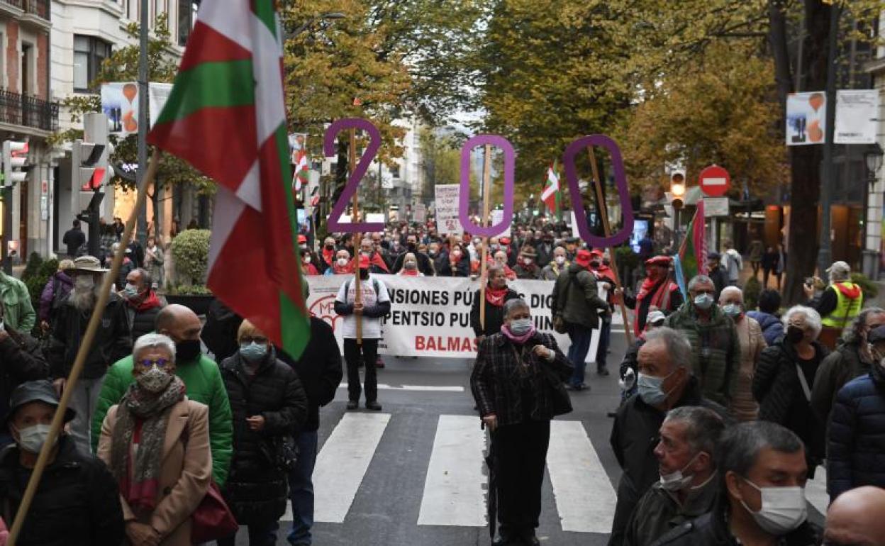 Miles de personas se manfiestaron en Bilbao. 