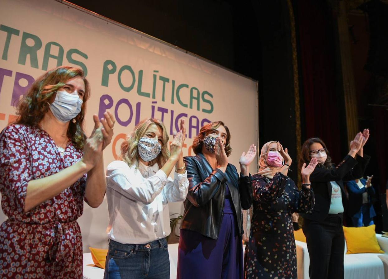 Fotos: Acto en Valencia de Yolanda Díaz, Mónica Oltra y Ada Colau